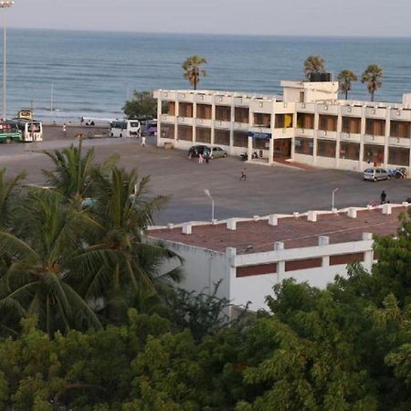 สารพนัส ลอดจ์ Hotel Tiruchchendur ภายนอก รูปภาพ