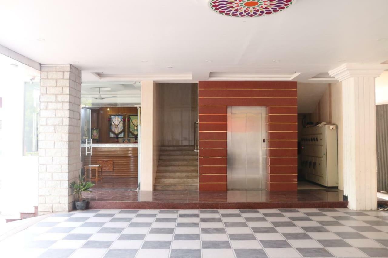 สารพนัส ลอดจ์ Hotel Tiruchchendur ภายนอก รูปภาพ